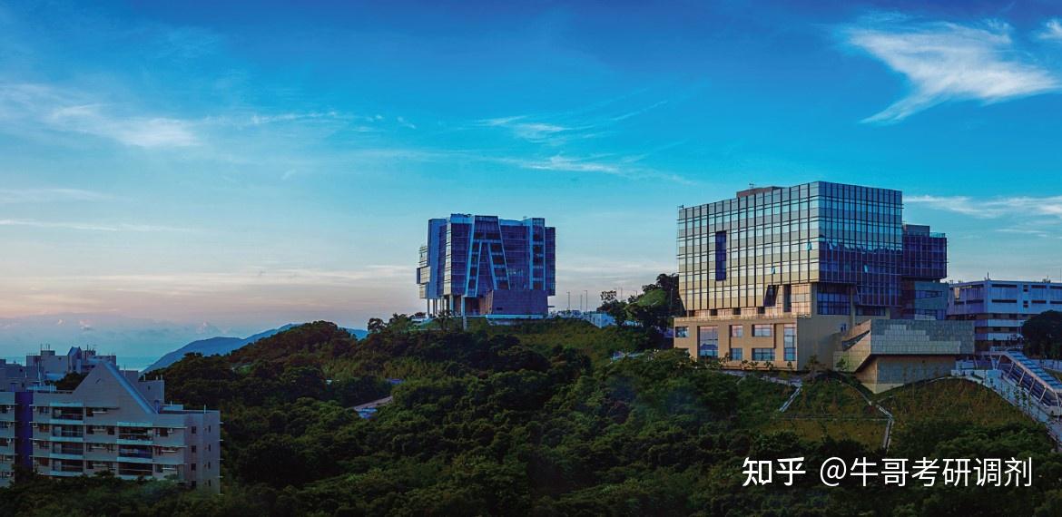 1986年,香港政府选址新界清水湾半岛北部,开始筹建香港科技大学,并于