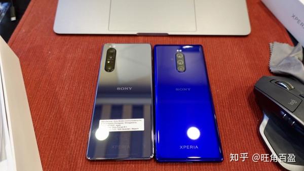 索尼xperia1ii马克兔不同角度的紫色