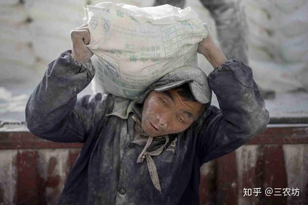 过完五一,该涨的都涨了,农民工收入没涨,意味着什么?答案扎心