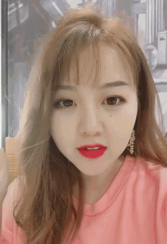 小姐姐染出来的效果挺美的,很洋气的发色.