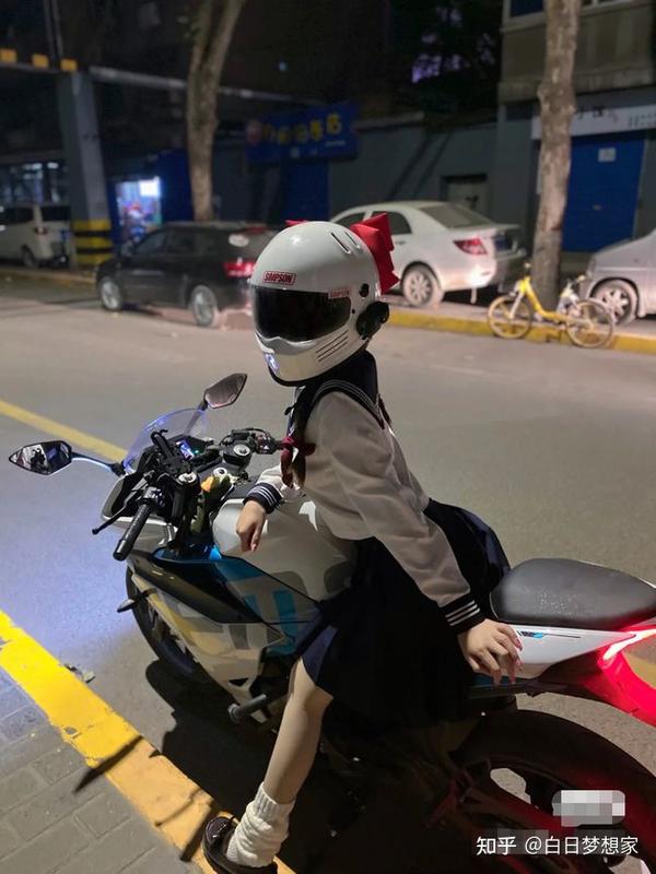 再如大家喜欢看的 jk 风格女骑
