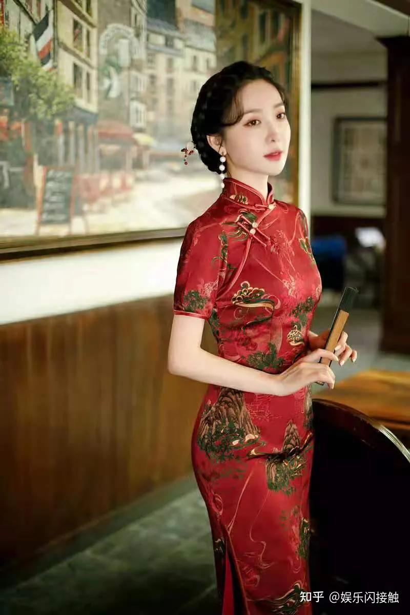 旗袍女人的气质感能让女性的高级感展现到极致均与年龄无关