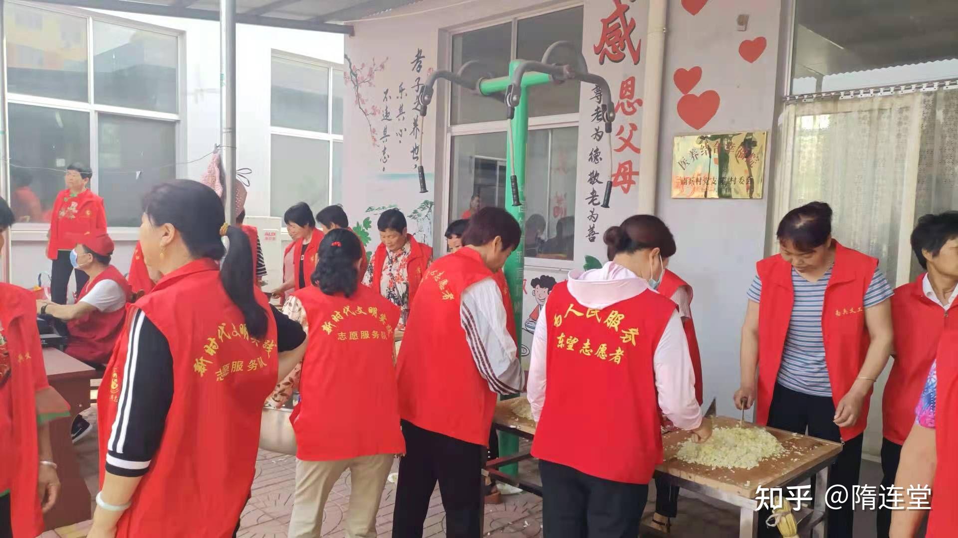 志愿者追忆光辉历史 唱红歌献礼建党百年