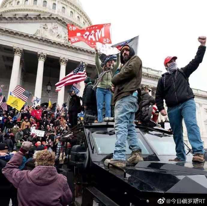 攻占国会山懂王振臂一呼川粉暴动勤王