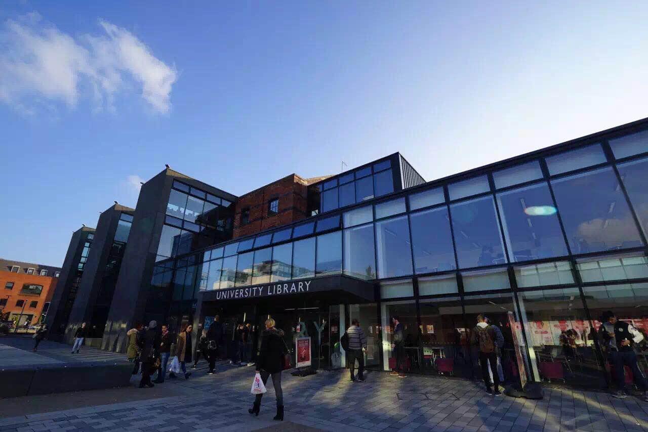 英国大学之伦敦都会大学坐落在举世闻名的金融城这所学校的毕业生得多