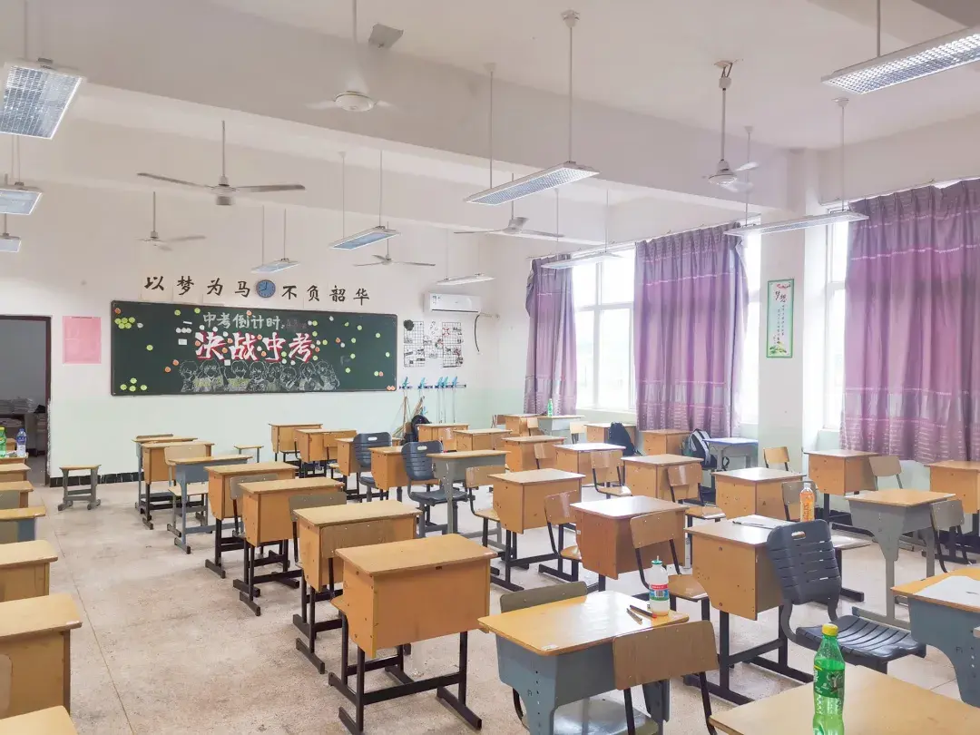 到陇南县15所中学的"温暖工程,再到此次的"温馨教室,海享汇不断创新