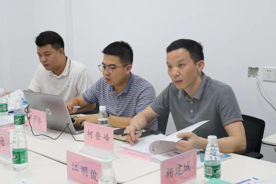 座谈会上,林启德副主任对大湾区产教联盟的到来表示欢迎,他详细介绍了