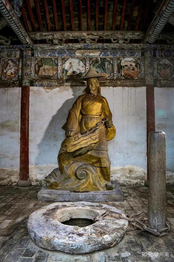 禹王锁蛟最早记载于《山海经》中,其有曰:"水兽好为害,禹锁于军山之