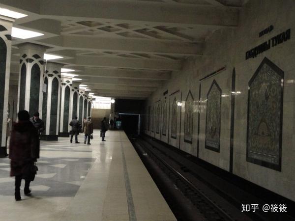 喀山地铁(虽然城市很小,但设备还是齐全的)