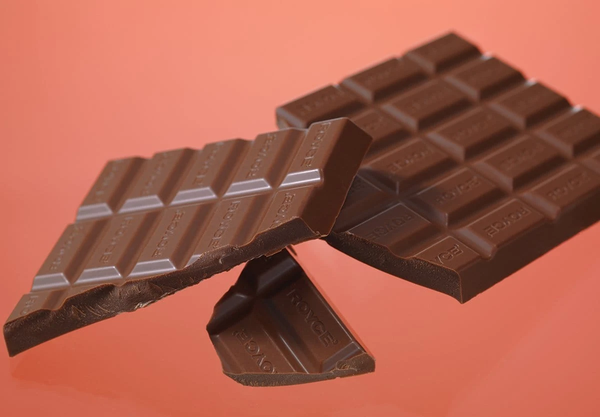 chocolate bar 块状的巧克力