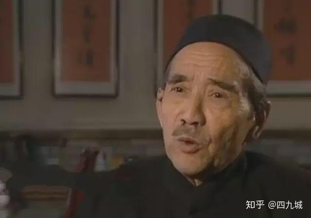 这位老爷子名叫冯广聚,是京城百年老字号"爆肚冯 的第三代传人.