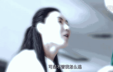 也是这支广告,让周星驰一眼相中,邀请她来试镜《喜剧之王》的女主角—