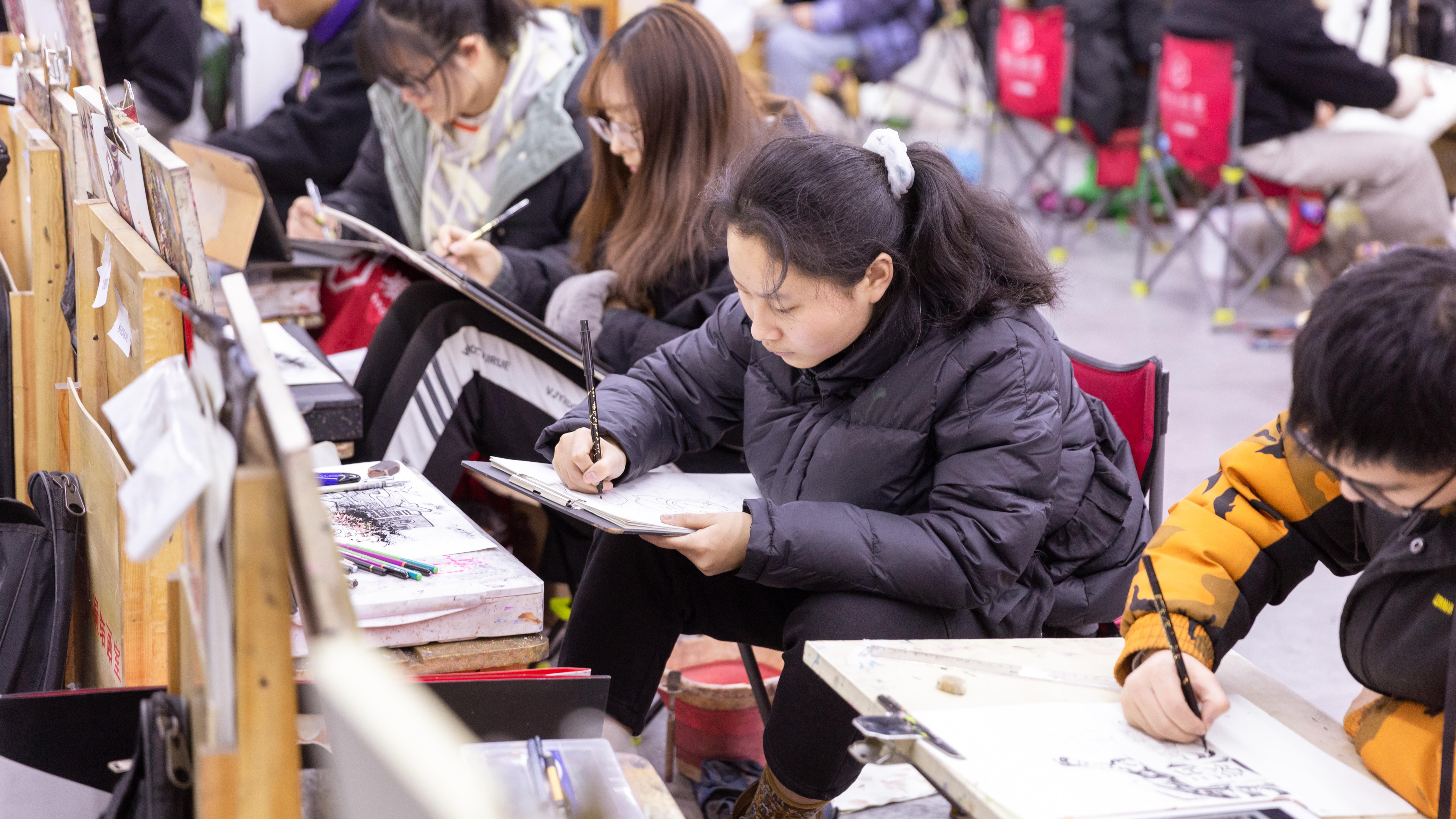 天津美术学院推迟校考时间美术生行程再调整