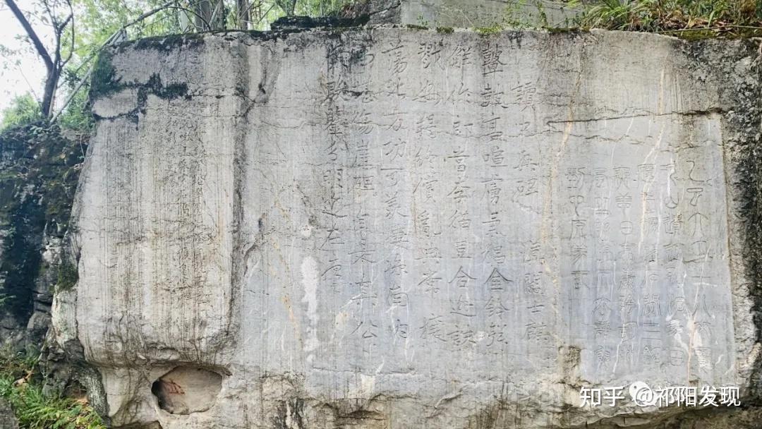 长大后,当你走遍神州大地的名胜古迹,才猛然醒悟,祁阳的浯溪碑林并不