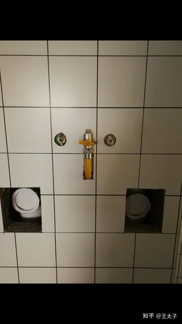 水电改后拍照记录原电位和电路,重点在厨房和卫生间等贴瓷砖墙面 6.