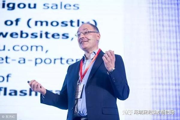 上台演讲的站姿分为以下几种