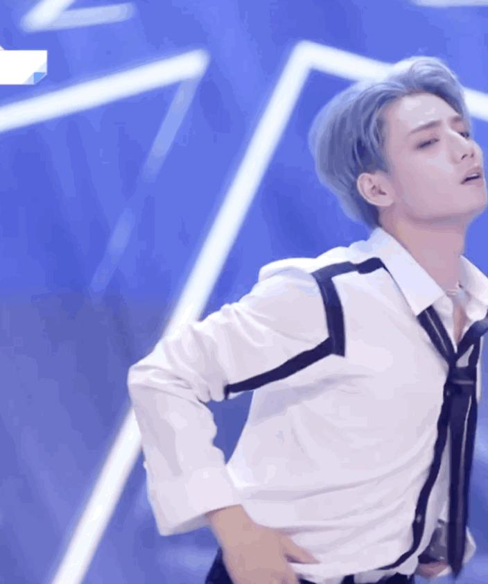 衣服奶凶奶凶的是胡春杨施展的图我没存最后一张是管栎动图李振宁)