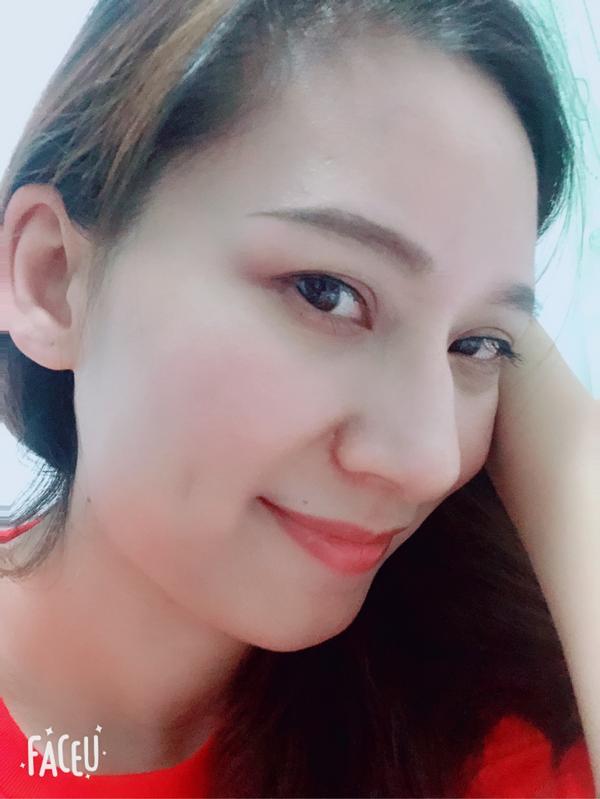 高鼻梁的女生是什么体验?