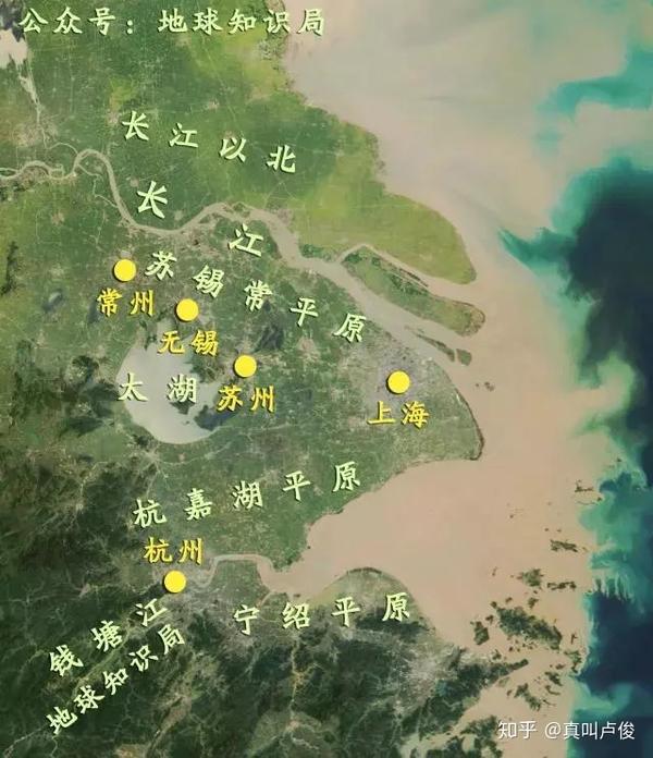 首先, "一江一湖一平原"的地理就注定了这城市难以衰落.
