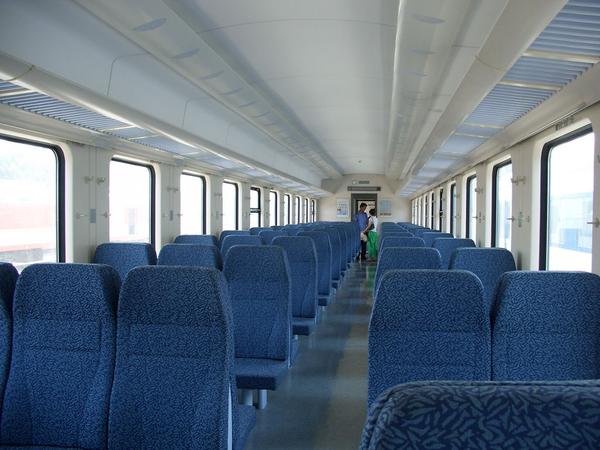 火车硬座设计成座位对着座位是否是一个败笔?