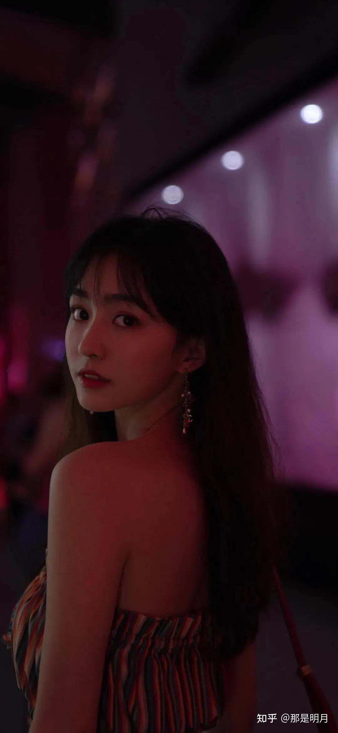 有没有性感美女姐姐的壁纸