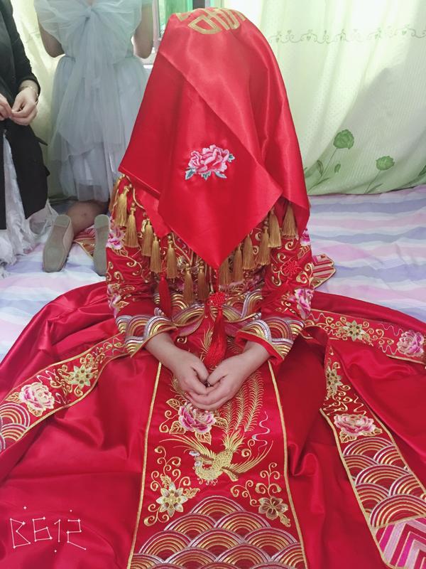 新娘子蒙上红盖头的时候会不会害羞?