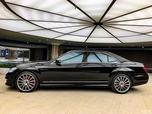 西装暴徒?经典w221奔驰amg s 65 l,欣赏一下它的魅力