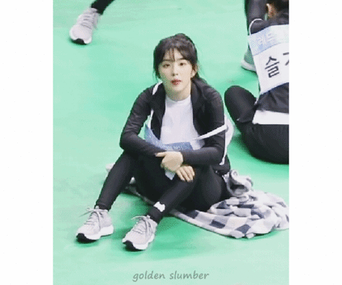 看的第一个红贝贝的综艺,这个是我的心动瞬间,好喜欢姐水灵灵的大眼睛