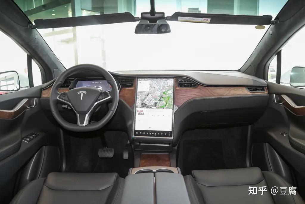 为什么很多人说特斯拉model3内饰简陋反而觉得广汽aions那种座舱豪华