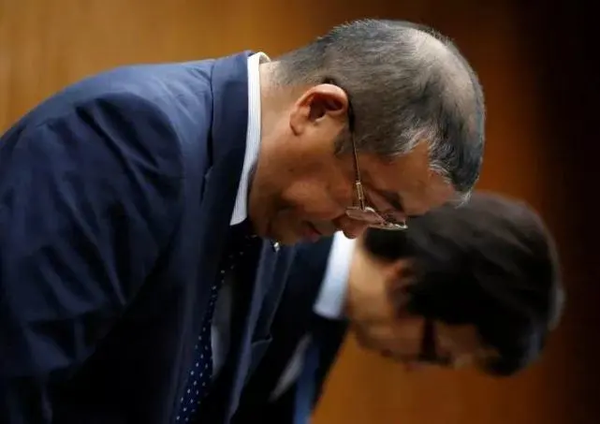 神户钢铁:如果世上有鞠一个躬摆不平的事情,那就再鞠一个躬.