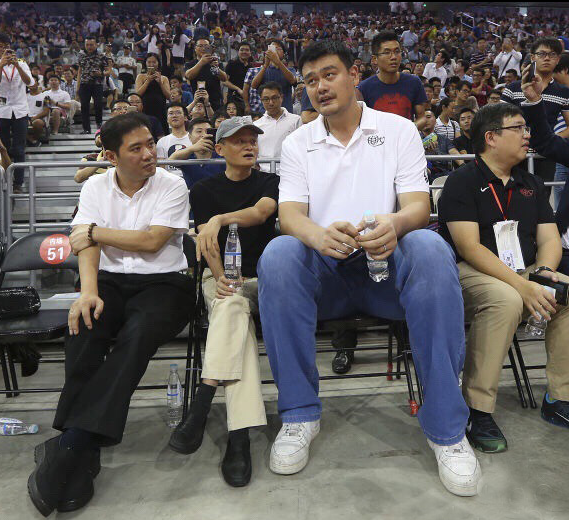 马云与姚明,谁是巨人?