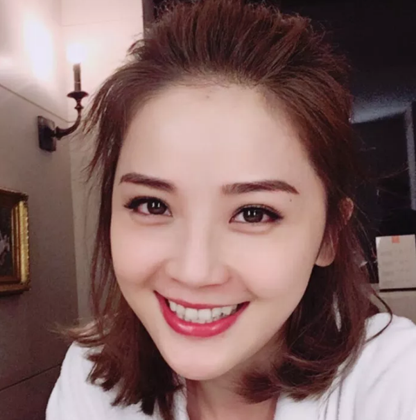 你见过塌鼻子的美女吗?