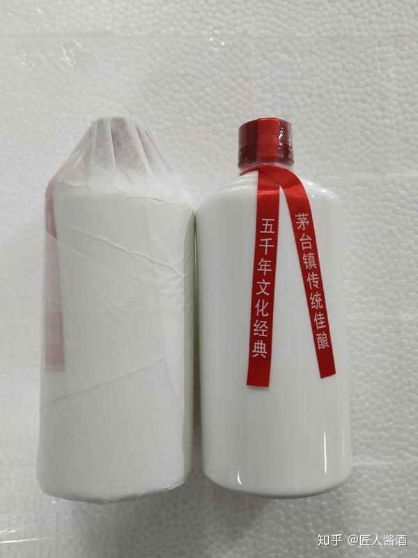 来过茅台镇的朋友都知道,茅台镇不仅仅只有茅台酒厂一家生产酱酒的