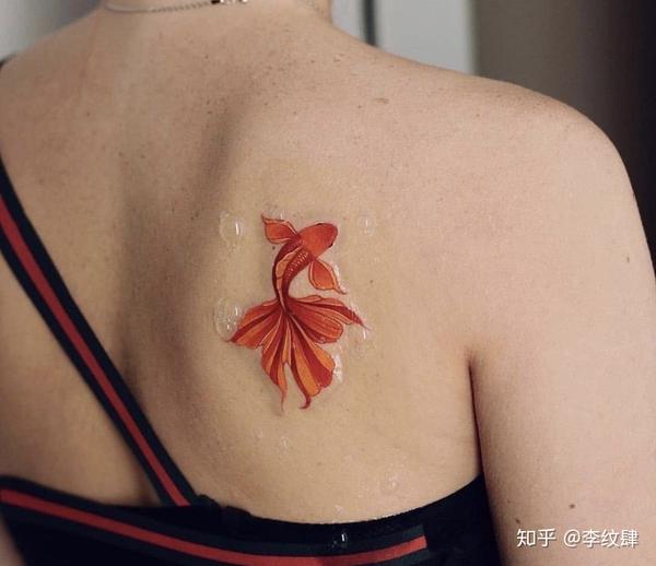 武汉纹身'金鱼纹身图案分享'