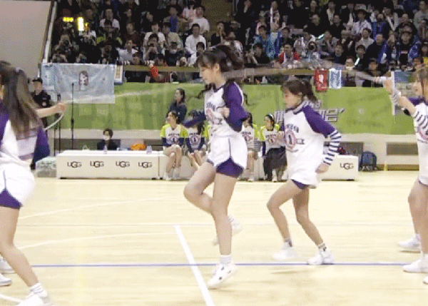 请问如何评价第一届偶像运动会中的成员们的表现?