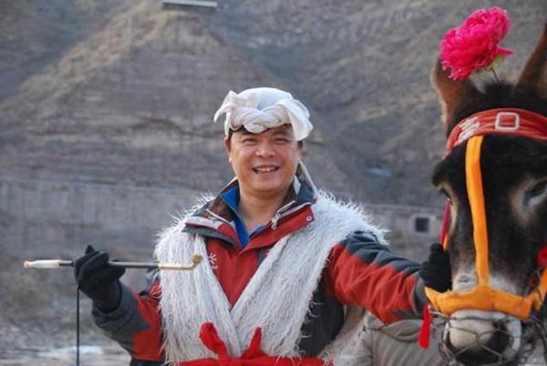 陕北农民头上为什么要绑个白毛巾?