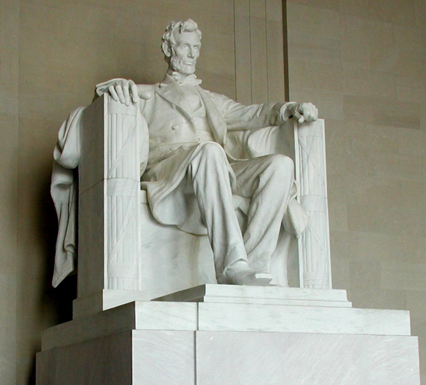 美国国家广场的雕像为什么是林肯而不是华盛顿?