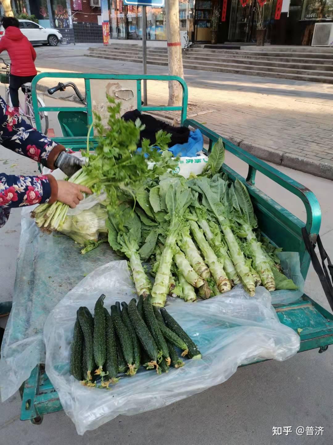 你还去超市菜市场买菜社区网购很方便真担心影响菜农的生路