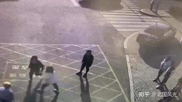 呼和浩特市女子在包头酒吧找少爷捅死一男子