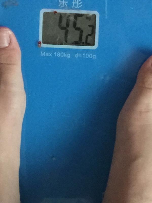 然后我就瘦到了74斤 这个是好久之前的体重了 现在基本就是72到73斤