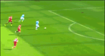 (阿圭罗无私助攻热苏斯)