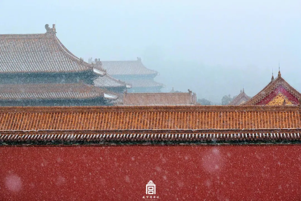 vokamo联名故宫角楼咖啡 晶透系列防摔手机壳 为你留住故宫雪景最美的