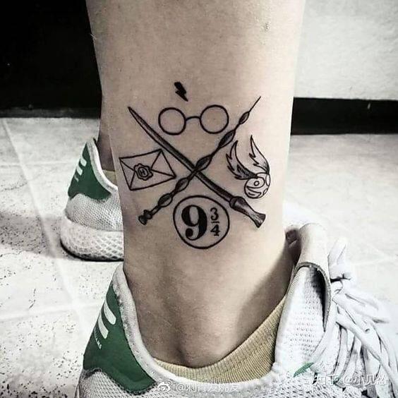 请问大家有哈利波特相关纹身吗?如死亡圣器等等的?