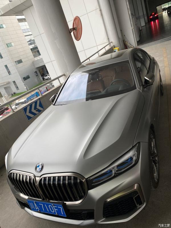 磨砂神秘银宝马m760li xdrive v12 运动套装,成都提车