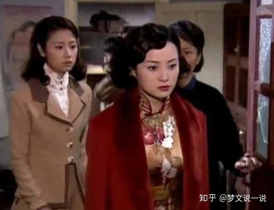 林心如蒋勤勤版《半生缘》剧照,林心如扮演妹妹顾曼桢,蒋勤勤扮演姐姐