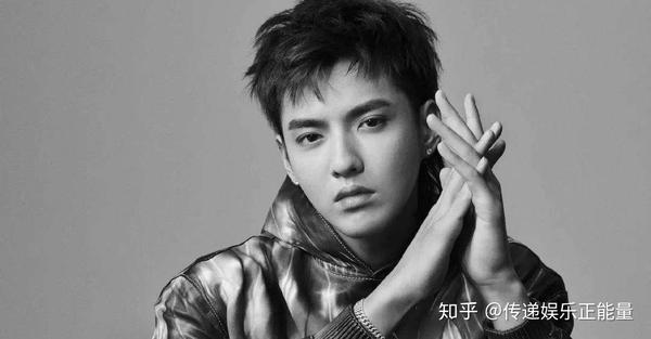 吴亦凡罕见顺毛造型曝光,乖巧显嫩少年气十足,确实一直很不错
