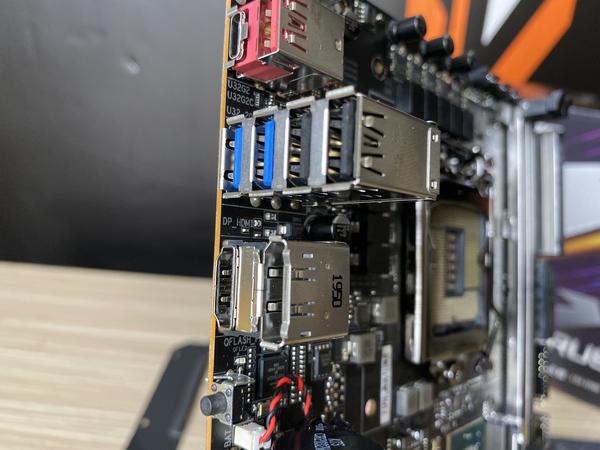 aorusz490iultra开箱拆解