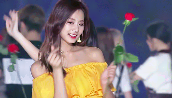 twice的子瑜是不是不太会做舞台表情?