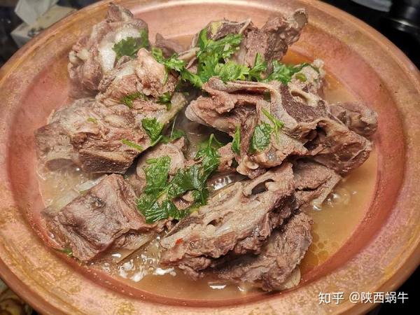 吃正宗内蒙牛羊肉就来食客青朴铜锅涮肉