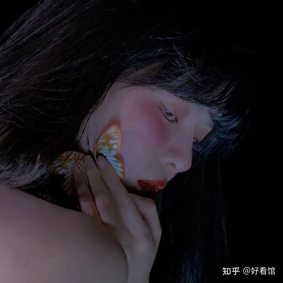 挡脸美女头像光落在你脸上可爱一如往常